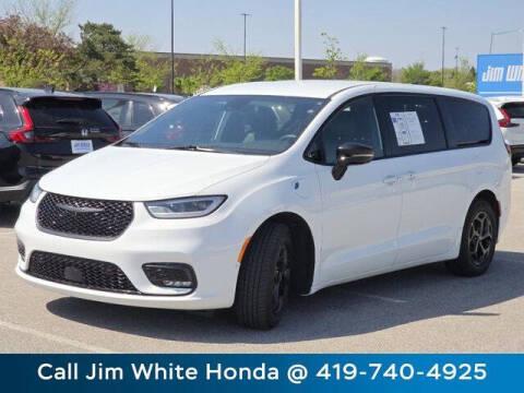 2024 Chrysler Pacifica Plug-In Hybrid Select