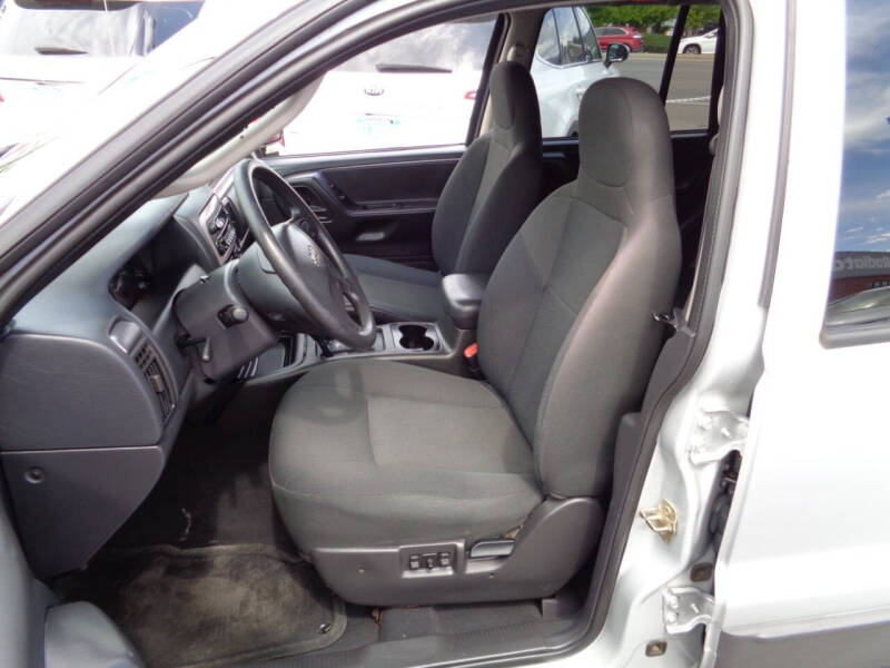 2004 Jeep Grand Cherokee Laredo