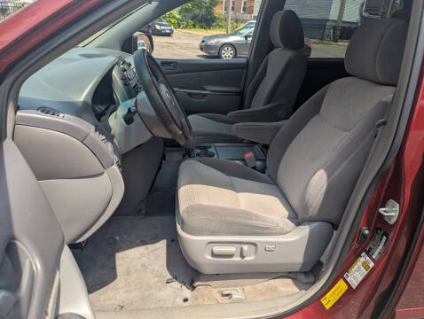 2009 Toyota Sienna LE 7-Passenger