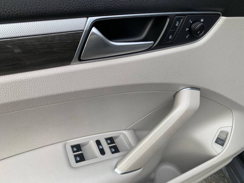 2018 Volkswagen Passat 2.0T SE