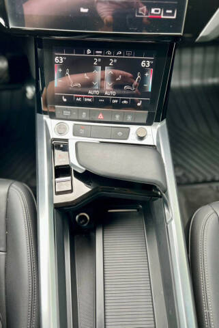 2024 Audi Q8 e-tron quattro Premium