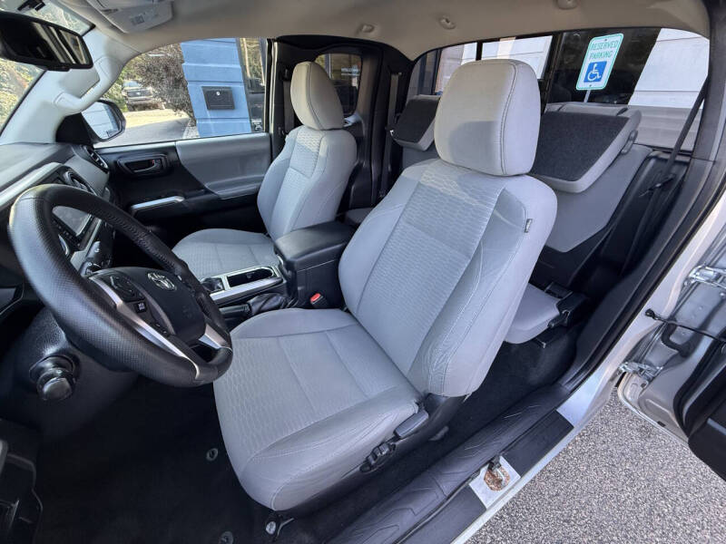 2017 Toyota Tacoma SR5 V6