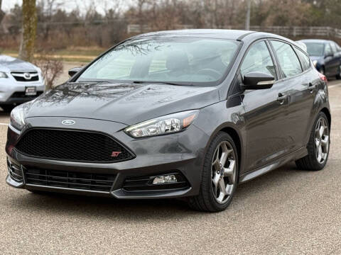 2018 Ford Focus for sale at North Imports LLC in Burnsville MN