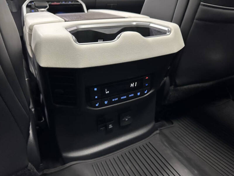 2024 Toyota Sequoia Capstone