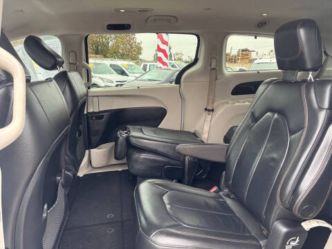 2017 Chrysler Pacifica Touring Plus