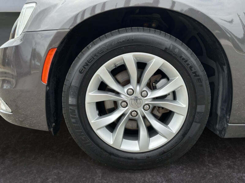 2022 Chrysler 300 Touring