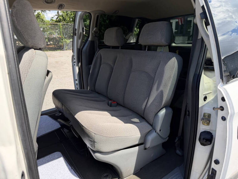 2006 Dodge Grand Caravan SE