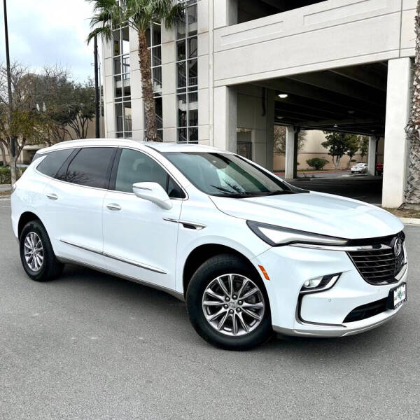 2023 Buick Enclave Essence