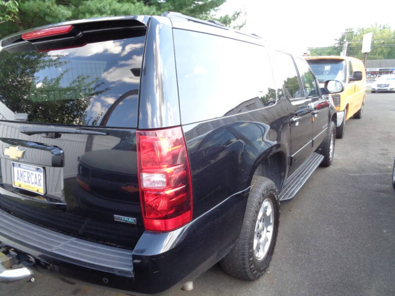 2012 Chevrolet Suburban LT photo 27