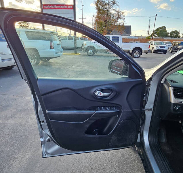 2015 Jeep Cherokee Sport