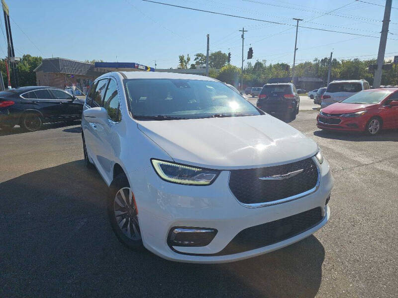 2022 Chrysler Pacifica Hybrid Touring L