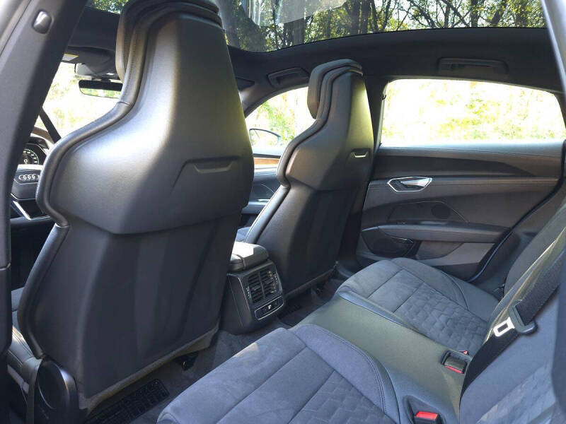 2023 Audi e-tron GT quattro Premium Plus