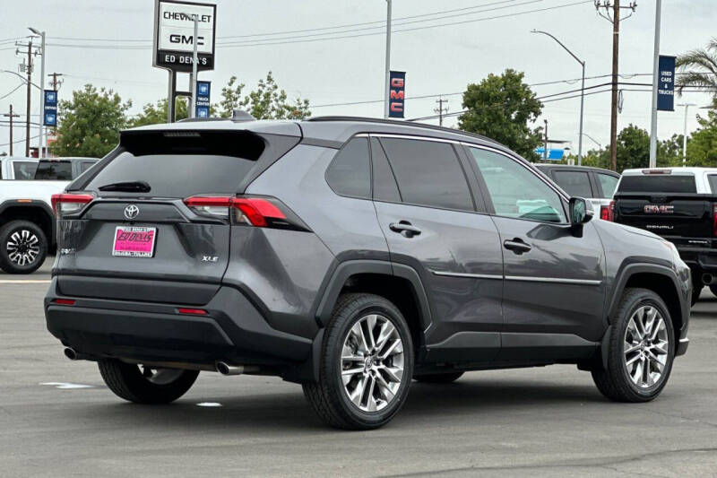 2022 Toyota RAV4 XLE Premium