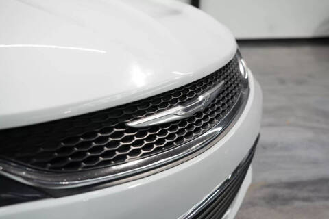 2017 Chrysler 200 Limited Platinum