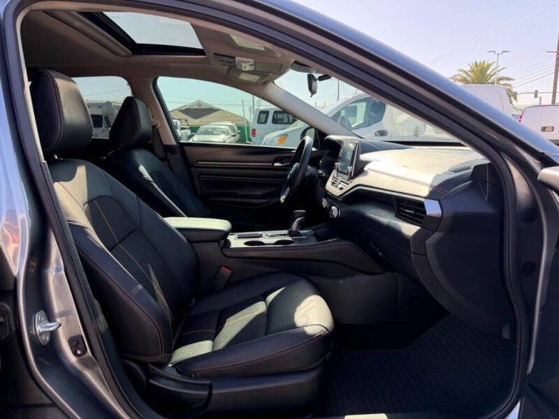 2020 Nissan Altima 2.0 SR