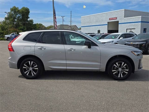 2024 Volvo XC60 B5 Core Dark Theme