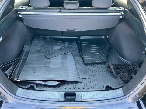 2022 Toyota Prius LE