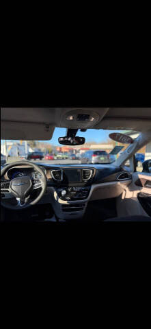 2017 Chrysler Pacifica Touring-L