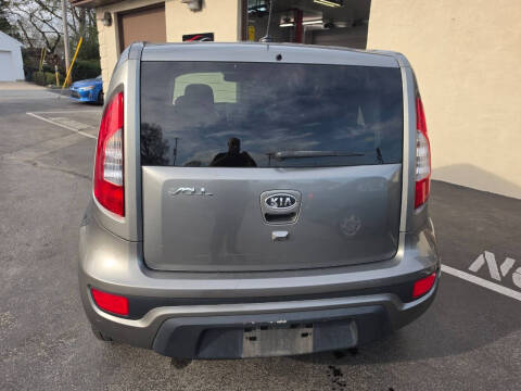 2012 Kia Soul +