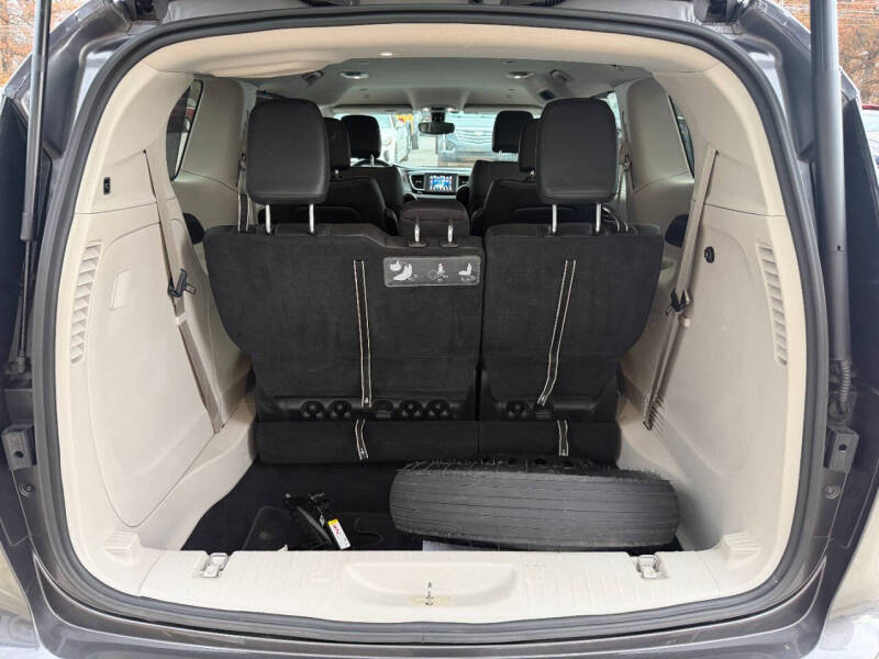 2020 Chrysler Pacifica Touring L