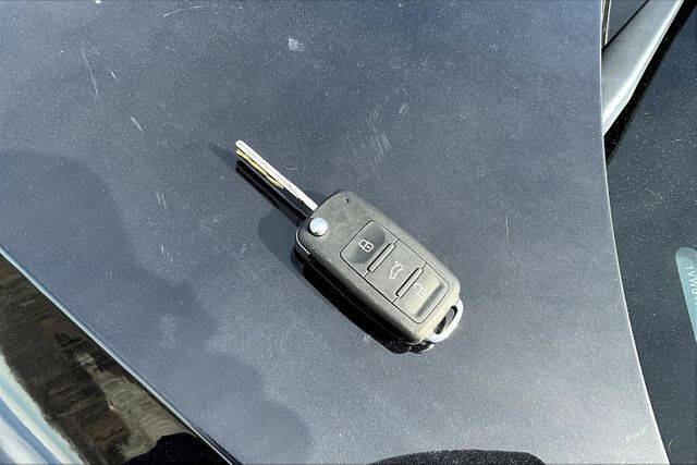 2017 Volkswagen Passat 1.8T SE