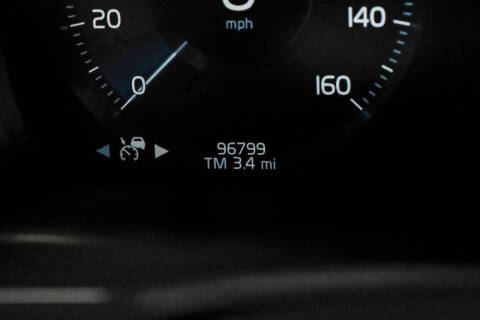 2017 Volvo XC90 T6 Momentum