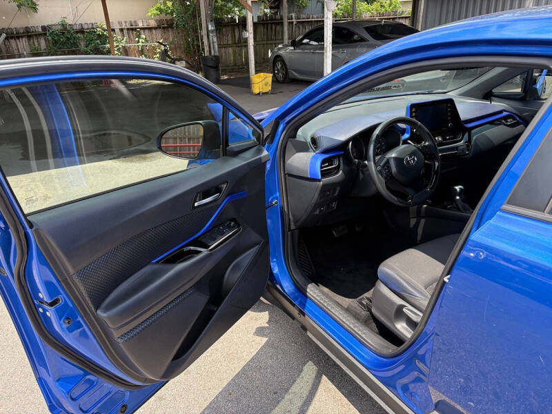 2021 Toyota C-HR XLE