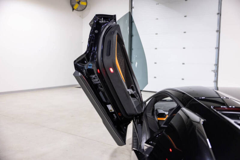 2025 Lamborghini Revuelto