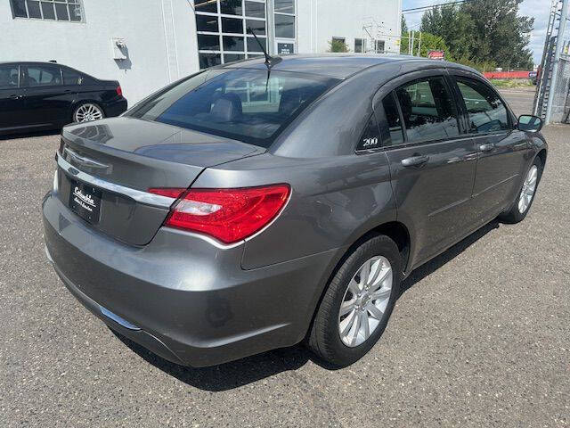 2013 Chrysler 200 Touring