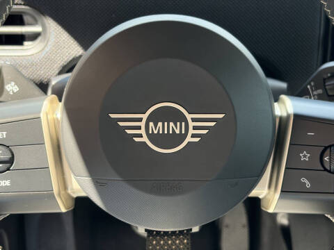 2025 MINI Hardtop 2 Door Cooper Signature Trim
