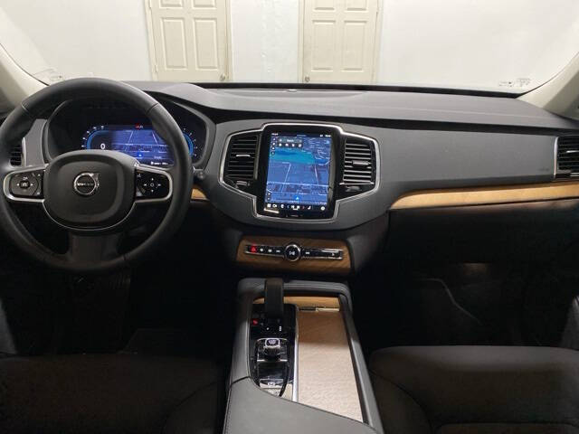 2025 Volvo XC90 B6 Plus Bright Theme 7P