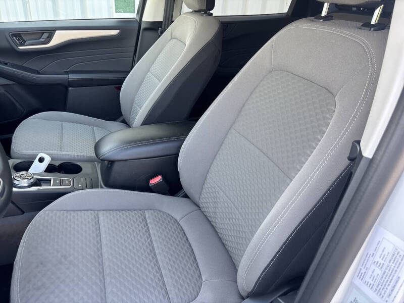 2022 Ford Escape Hybrid SE