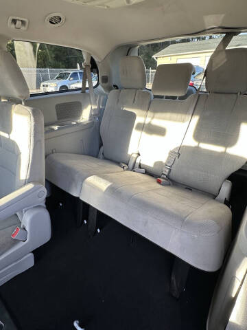 2013 Chrysler Town and Country Touring