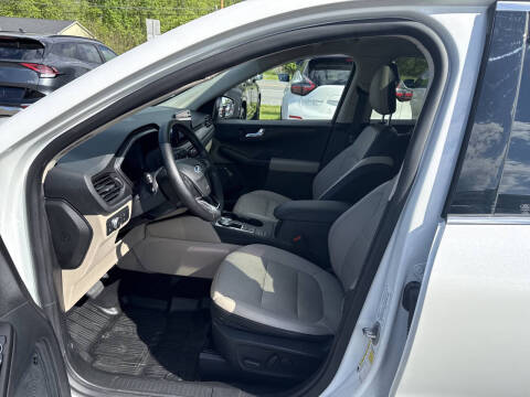 2020 Ford Escape Hybrid Titanium