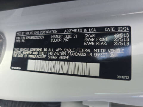 2024 Volvo S60 B5 Core Dark Theme