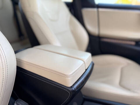 2016 Tesla Model S 90D