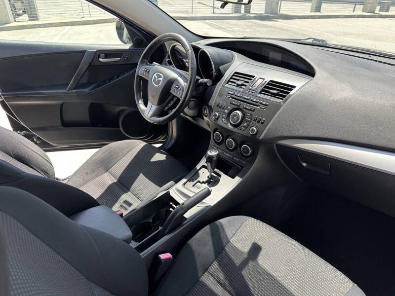2013 Mazda MAZDA3 i Touring