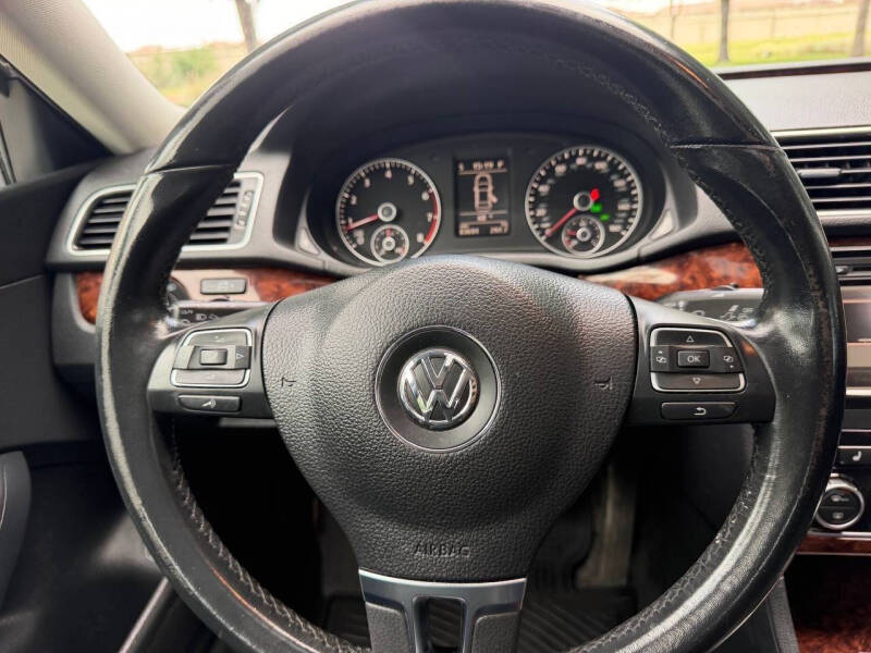 2012 Volkswagen Passat SEL PZEV