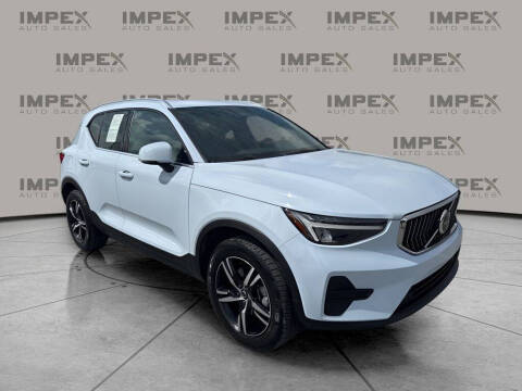 2025 Volvo XC40 B5 Core Bright Theme