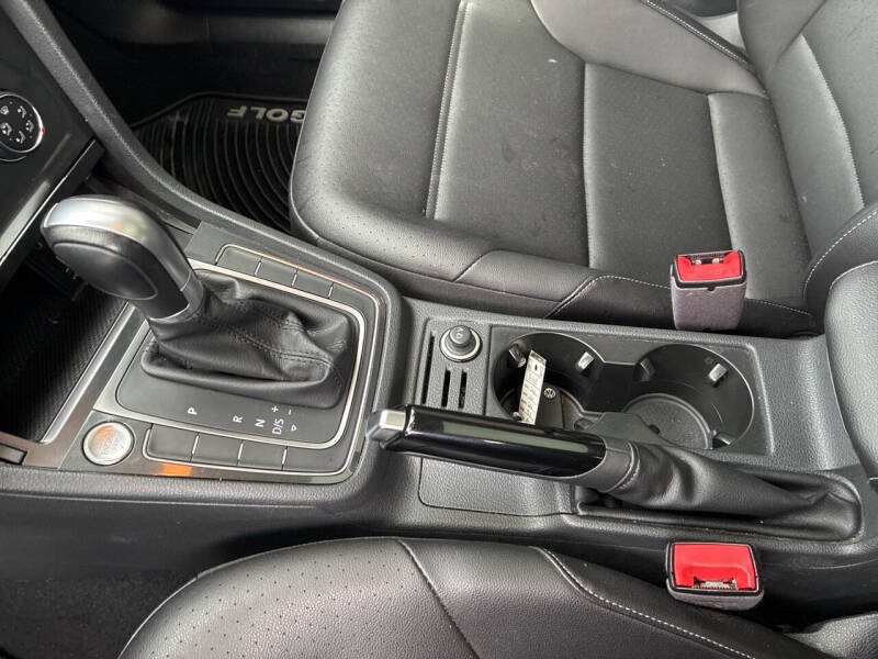 2018 Volkswagen Golf TSI SE