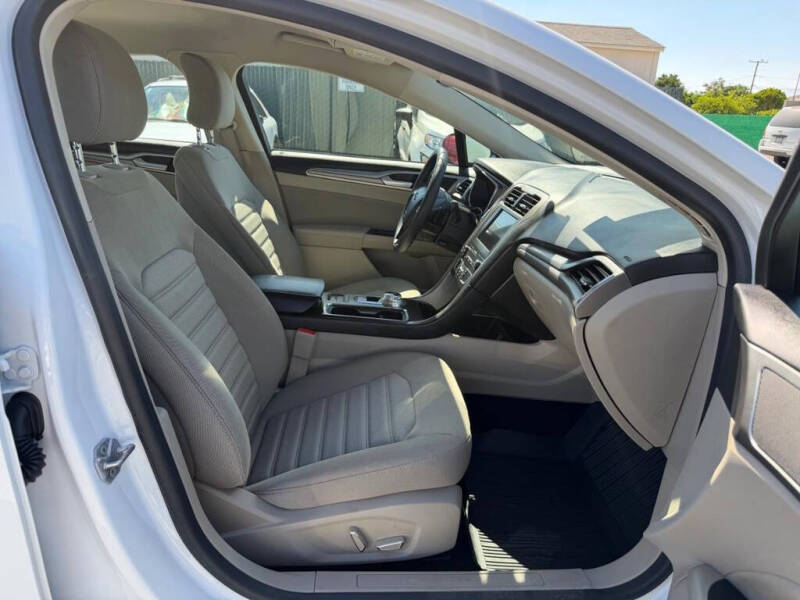 2019 Ford Fusion SE