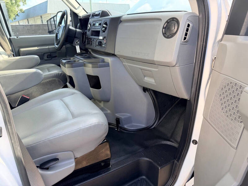 2022 Ford E-Series E-350 SD
