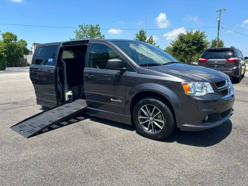 2017 Dodge Grand Caravan for sale at ULTIMATE MOTORS in Midlothian VA