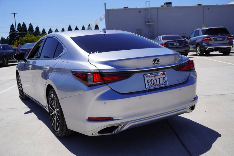 2025 Lexus ES 350