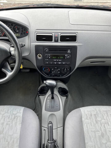 2005 Ford Focus ZX4 S