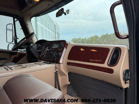 2008 Freightliner M2 106