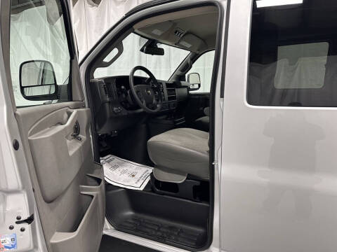 2025 Chevrolet Express LT 3500