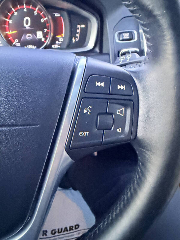 2016 Volvo XC60 T5 Drive-E Platinum