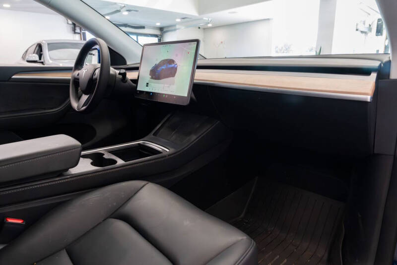 2025 Tesla Model Y Performance