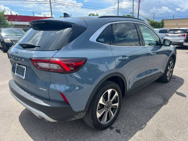2024 Ford Escape Platinum